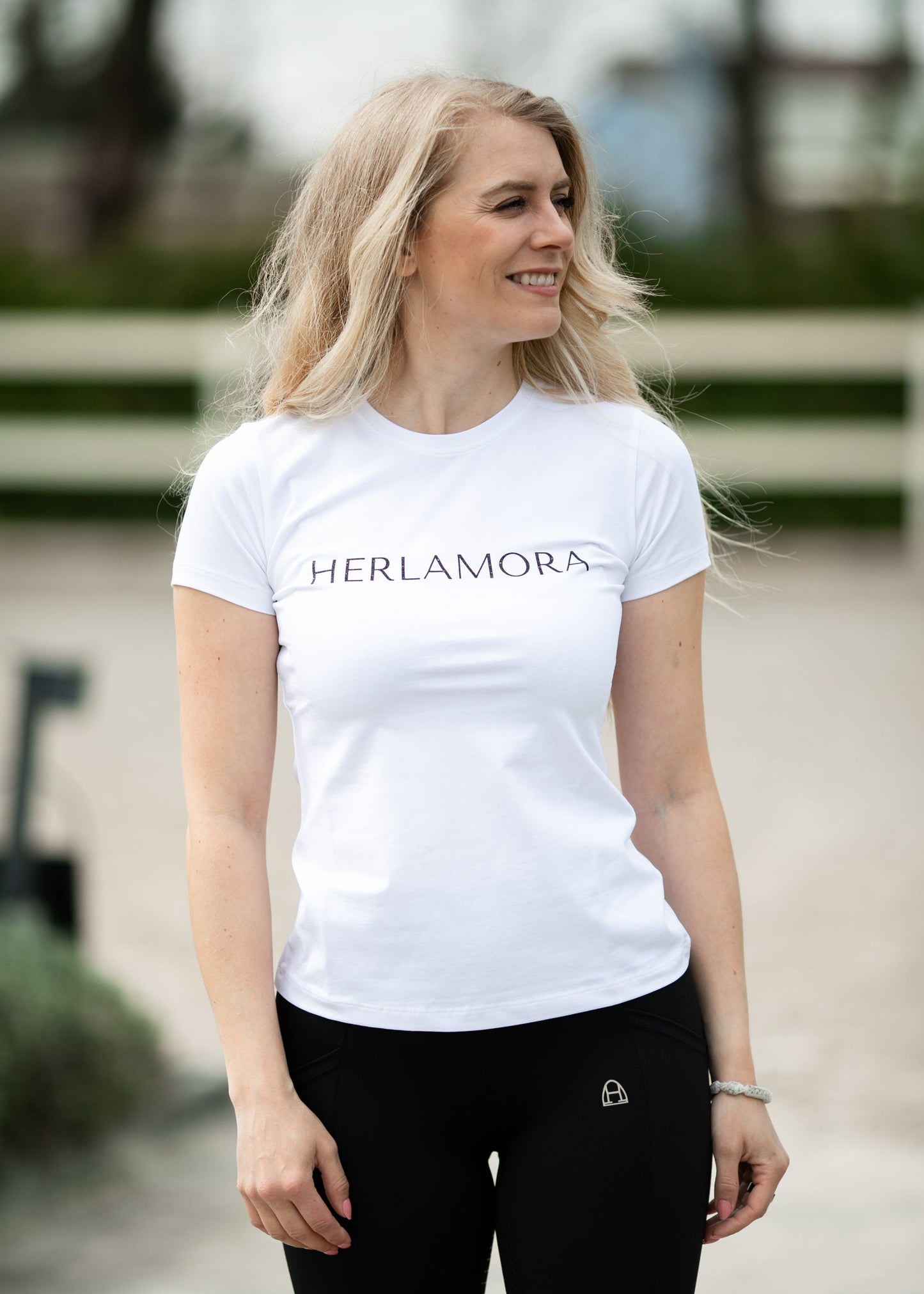 T-Shirt White (Glitter Black)