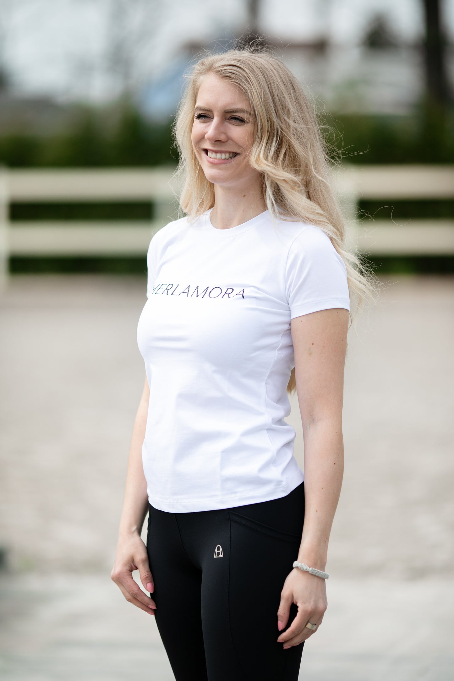T-Shirt White (Glitter Black)