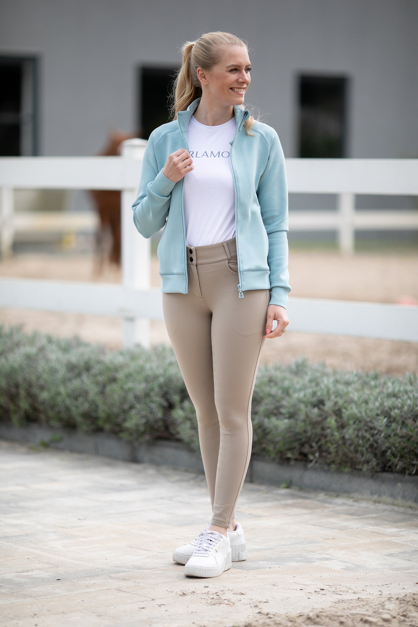 T-Shirt White (Cloud Blue)