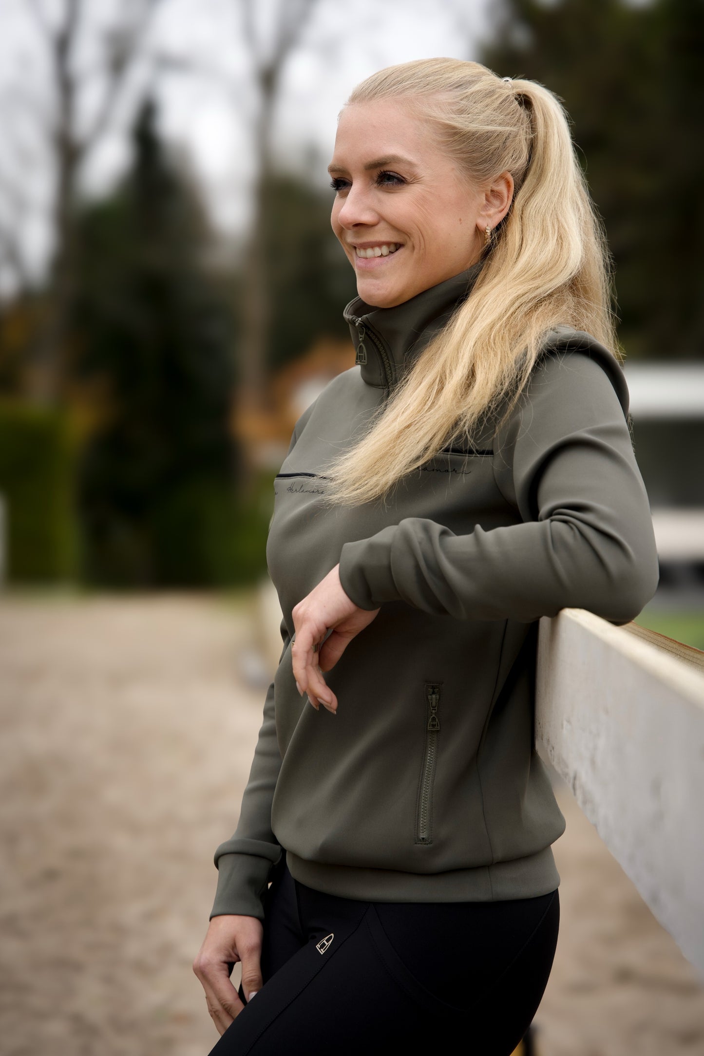 Pullover (Oliv/Black)