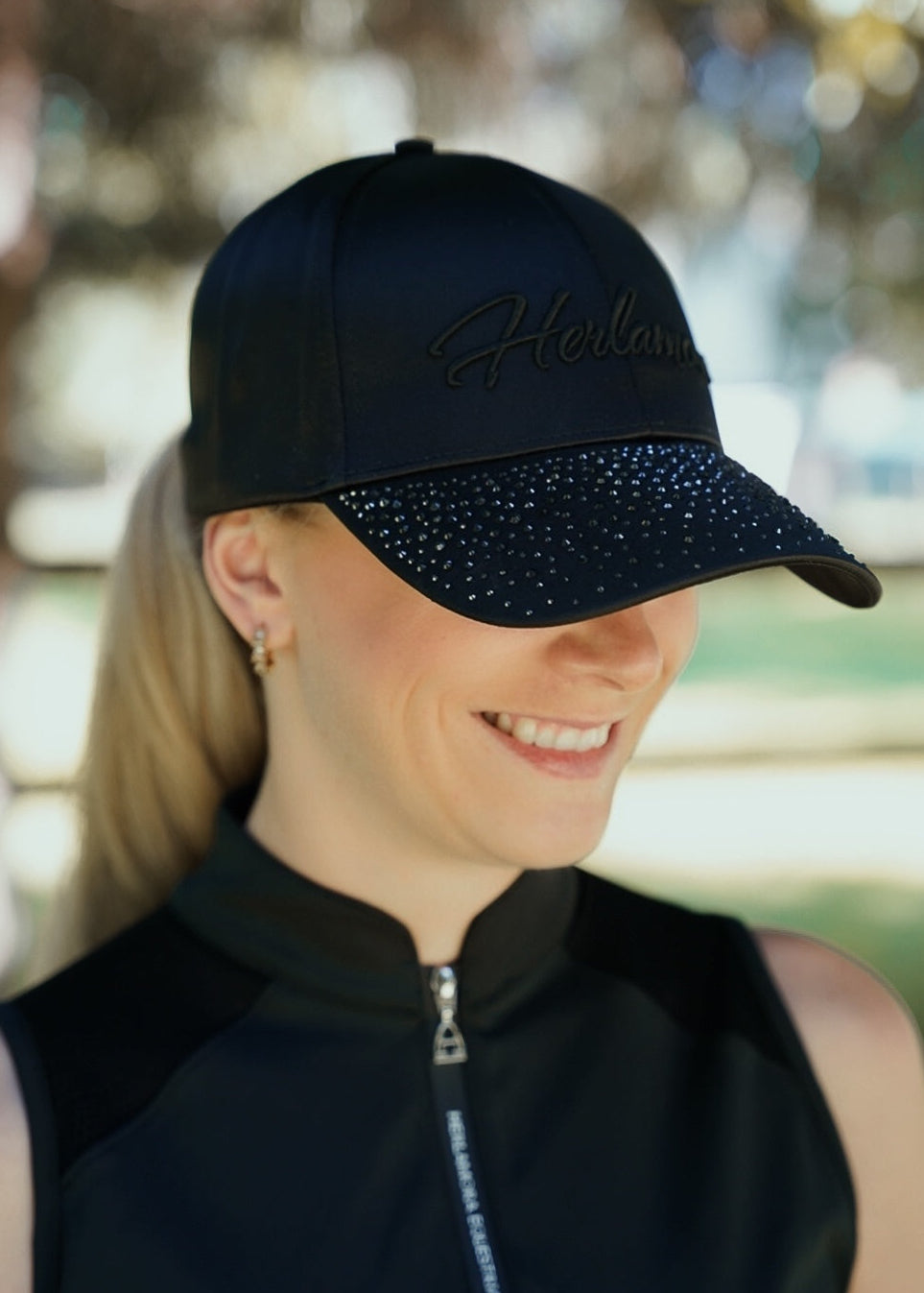 Amour Crystal Cap (Black)